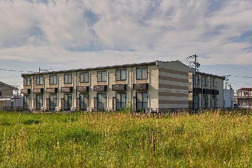 建物外観　家具家電設置、カードキー採用。