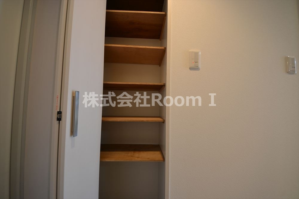 玄関　明るい玄関ですシューズボックス