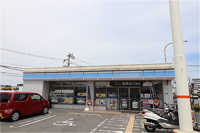 コンビニ　ローソン大東深野五丁目店（コンビニ）まで300m