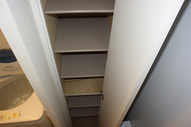 収納　玄関にシューズボックスあり。