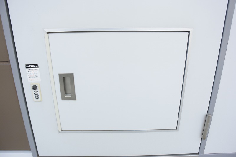 その他共有部分　玄関には宅配ボックスあり。