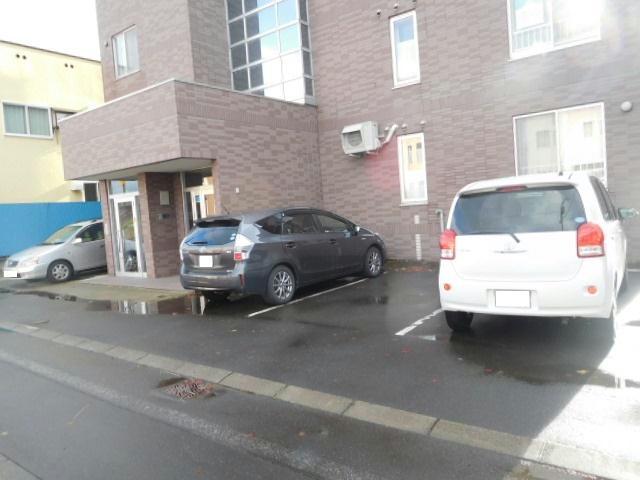 駐車場　駐車場