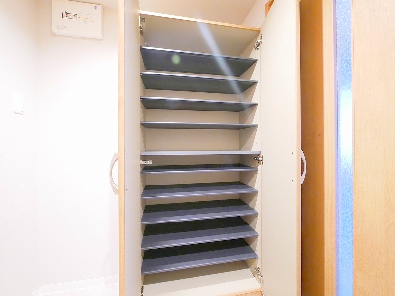 その他設備　靴が多くても安心な下足入れがあります♪