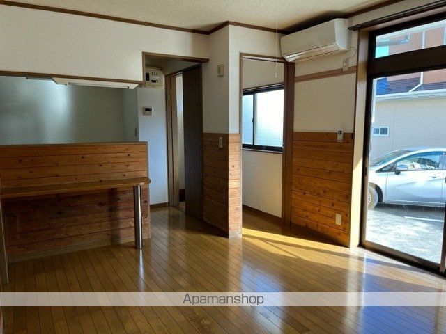 石巻線 渡波駅 徒歩11分 2階建 築26年の居間写真