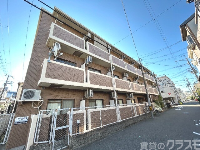 建物外観　十三から徒歩１２分です☆