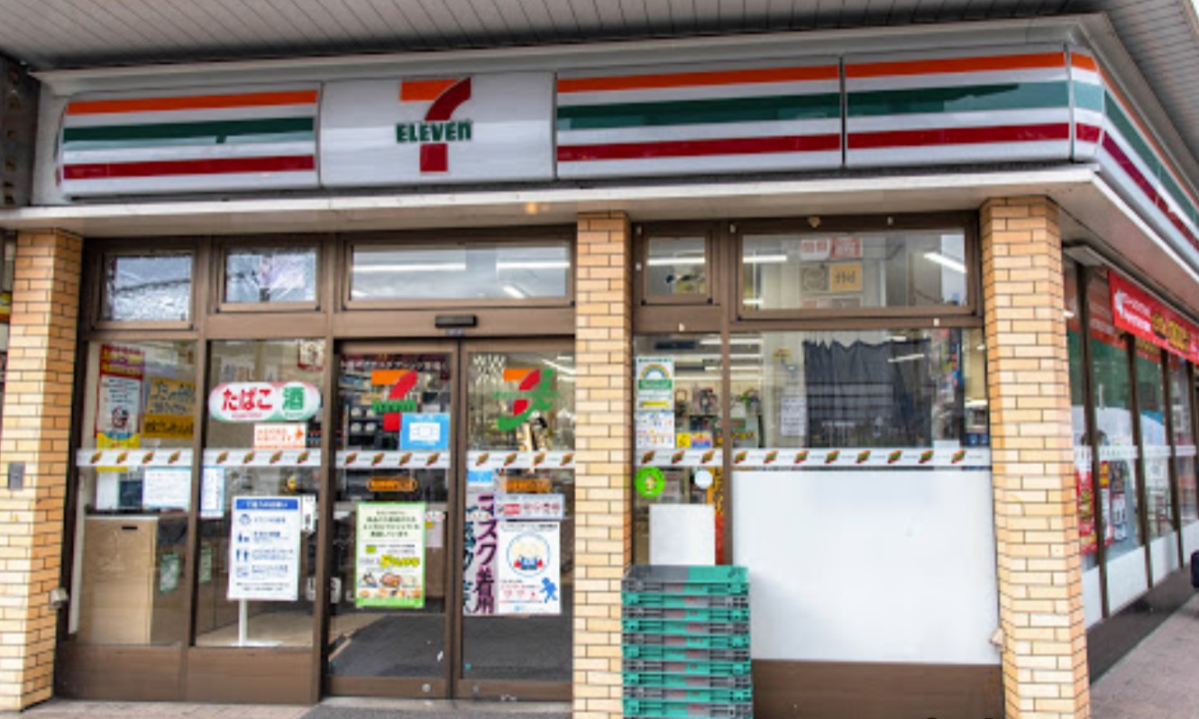 コンビニ　セブンイレブン高田馬場稲門ビル店（コンビニ）まで198m