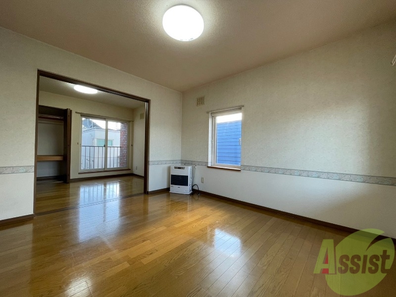 居室・リビング　広くてキレイなお部屋が広がっていて、充実した生活が送れそう。