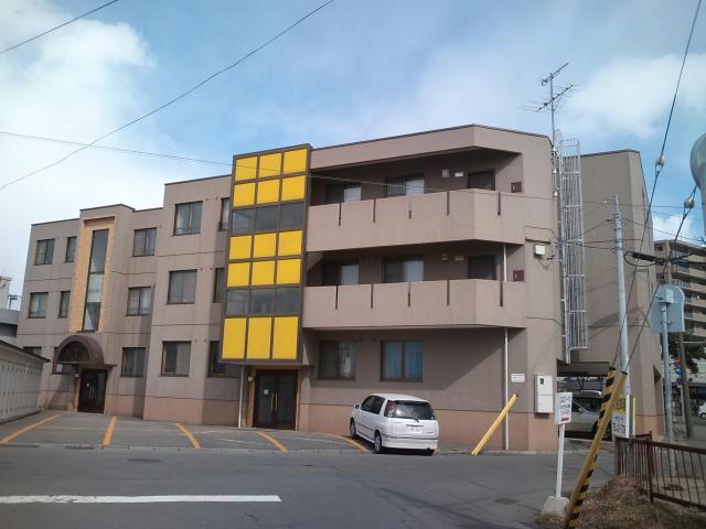 函館市五稜郭町のマンションの建物外観