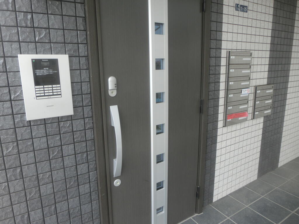 エントランス　オートロック機能付エントランス