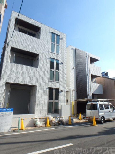 大阪市西成区潮路のマンションの建物外観