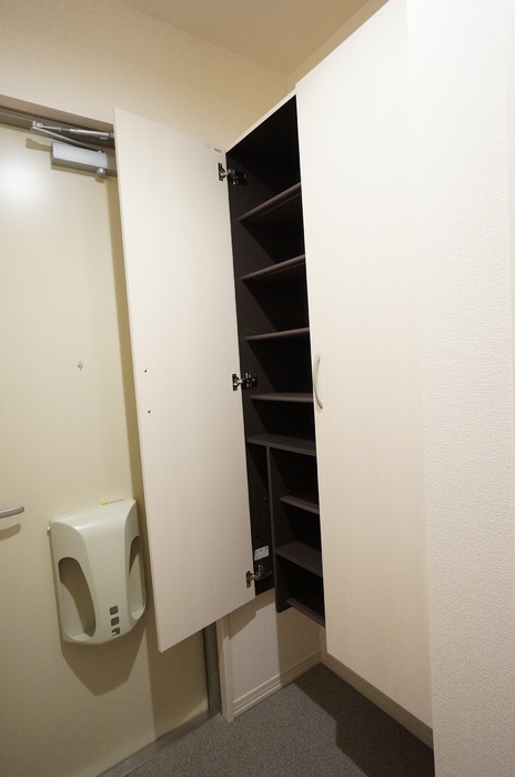 玄関　シューズボックス