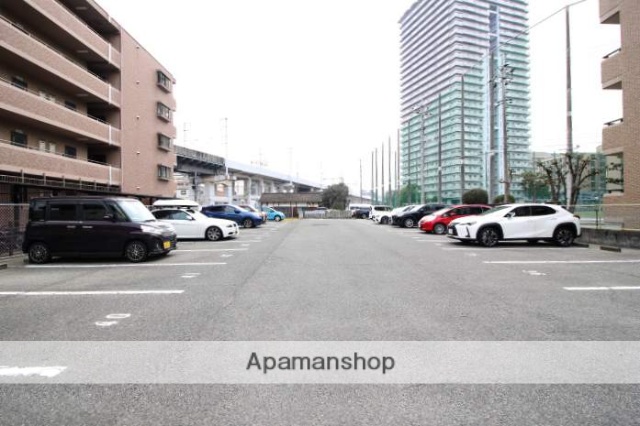 駐車場　エントランス