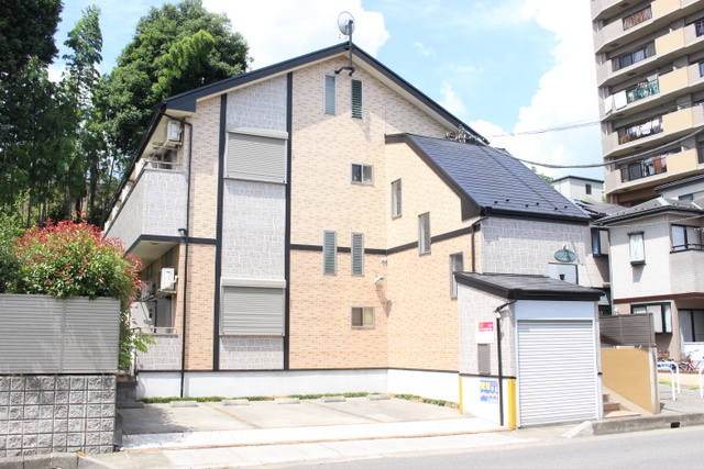 アヴァンセ東川口の建物外観