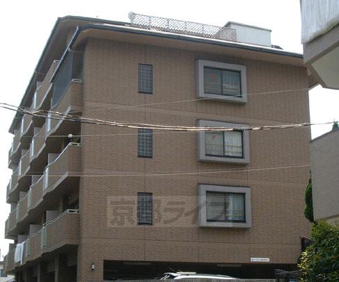 京都市北区大宮開町のマンションの建物外観