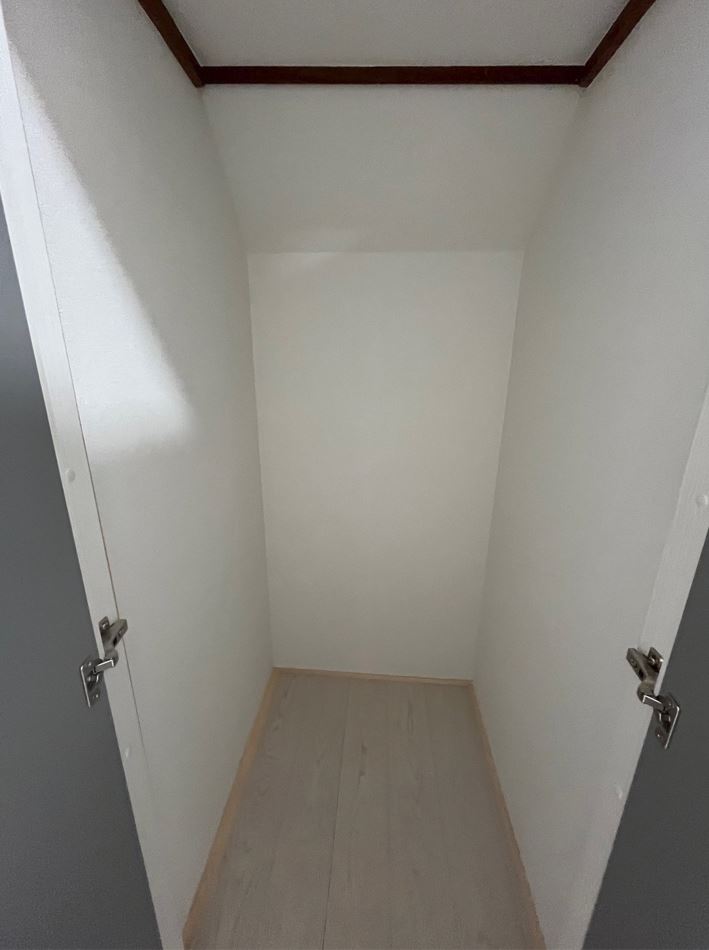 収納　1階階段下収納