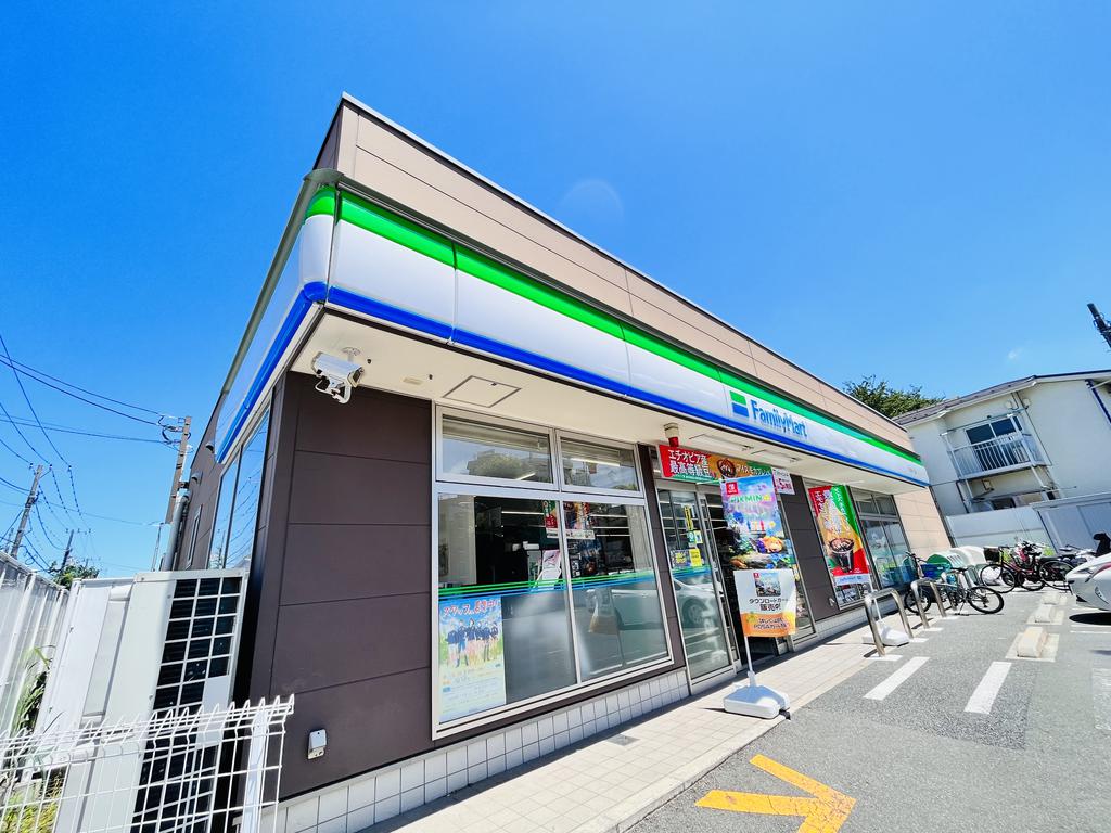 コンビニ　ファミリーマート下井草駅南口店（コンビニ）まで365m