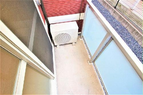 バルコニー　バルコニー付き！布団も干せる！