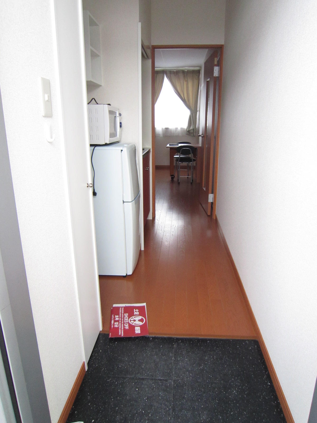 玄関　シューズボックス付きですっきり