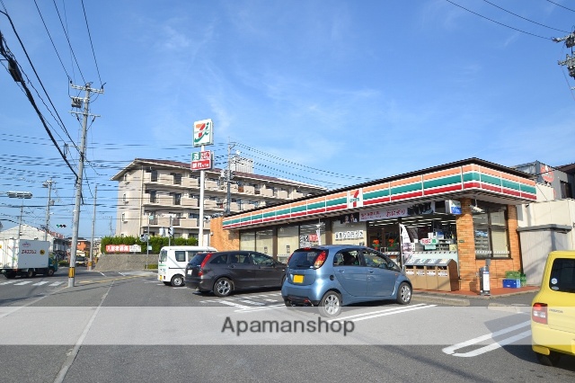 コンビニ　セブンイレブン（コンビニ）まで389m