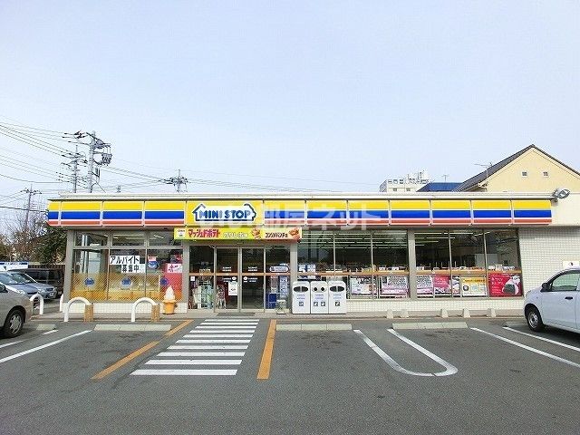 【前橋市西片貝町のアパートのコンビニ】