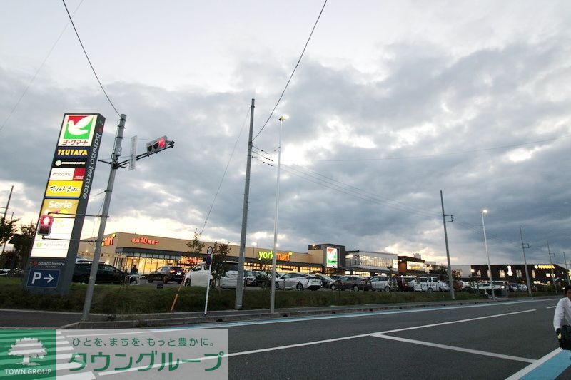 【さいたま市見沼区春岡のアパートのショッピングセンター】