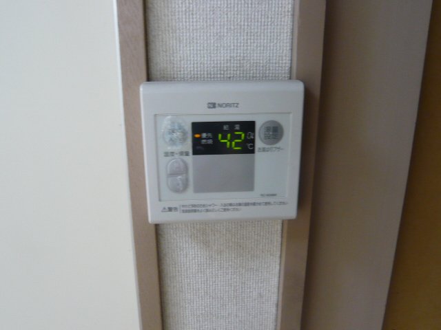 玄関　お風呂のお湯の温度を調節できます。湯張りブザー付きです♪