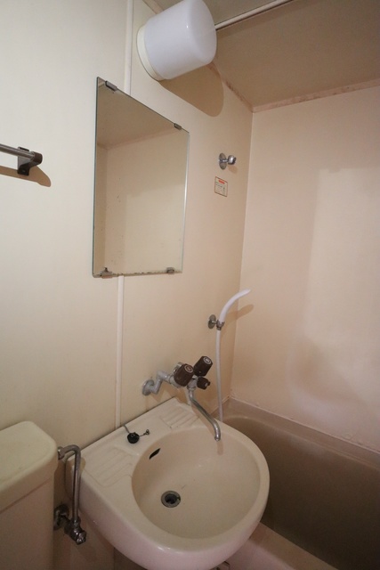 洗面設備　参考写真（同物件別部屋）