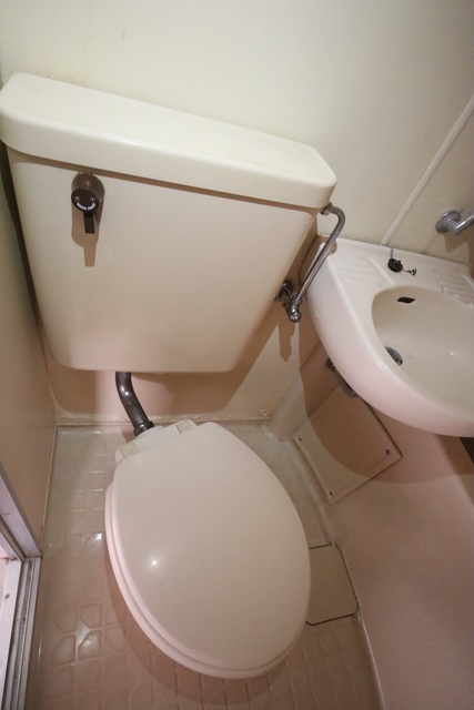 トイレ　参考写真（同物件別部屋）