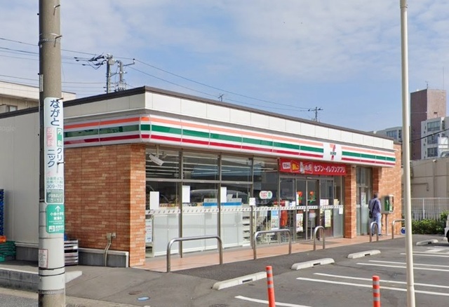 コンビニ　セブンイレブン松戸きよしケ丘3丁目店（コンビニ）まで906m
