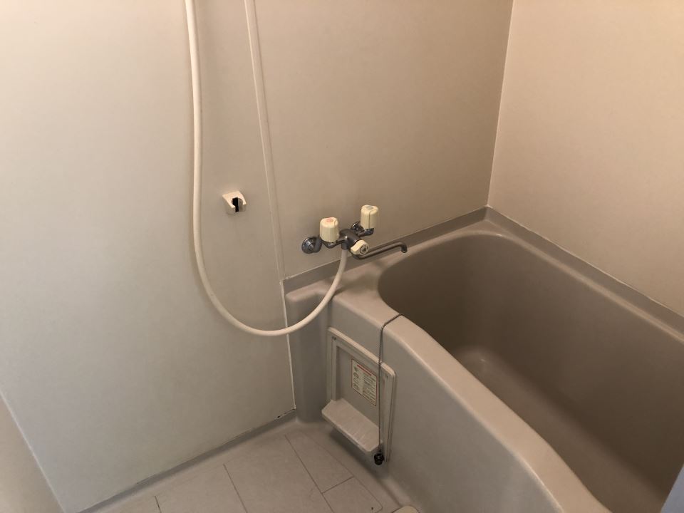 バス・シャワールーム　シャワー付いていますよ！