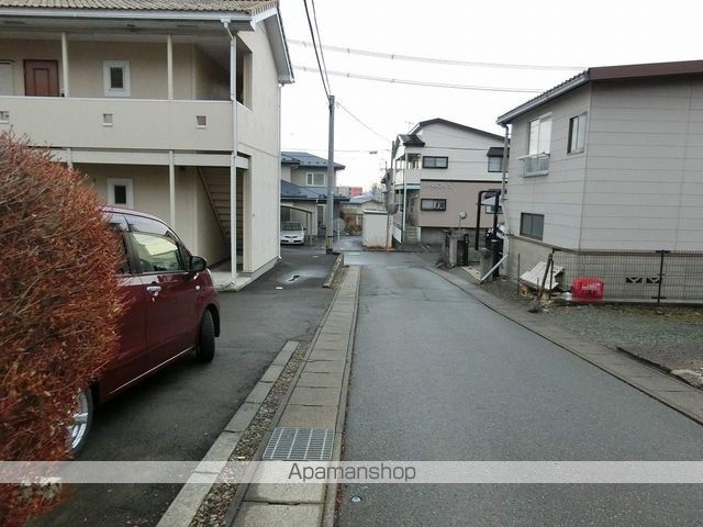 コンビニ　ローソン（コンビニ）まで621m