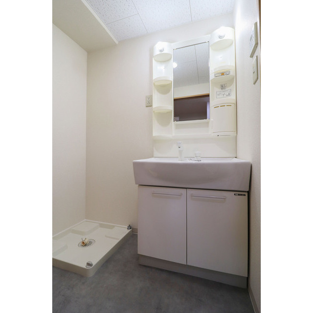 洗面設備　シャワー付き洗面台