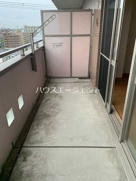 バルコニー　広々ベランダで開放感抜群です※参考画像