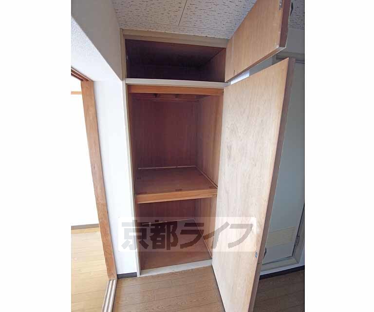 収納　奥行きも天袋もあります