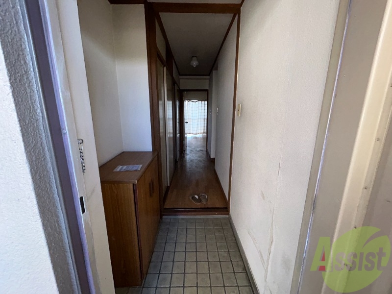 玄関　玄関から見た景色はこちらです。イメージできますか。