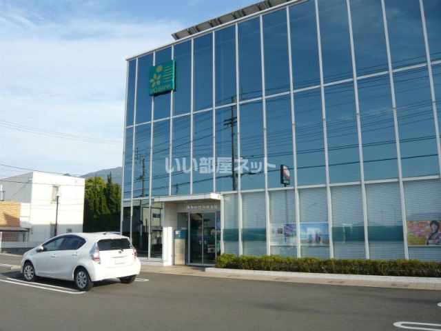 銀行　伊予銀行中萩支店（銀行）まで1077m