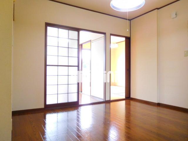 居室・リビング　広いダイニングスペースです。