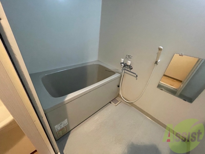 バス・シャワールーム　お風呂になります。一日の疲れを癒してくださいね。