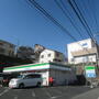 コンビニ　ファミリーマート 湘南港が丘店（コンビニ）まで300m