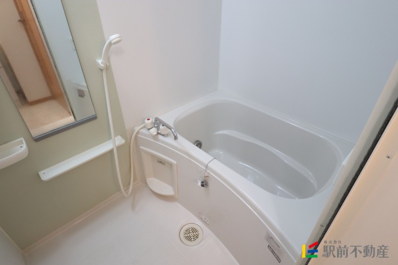 バス・シャワールーム　清潔感あるお風呂