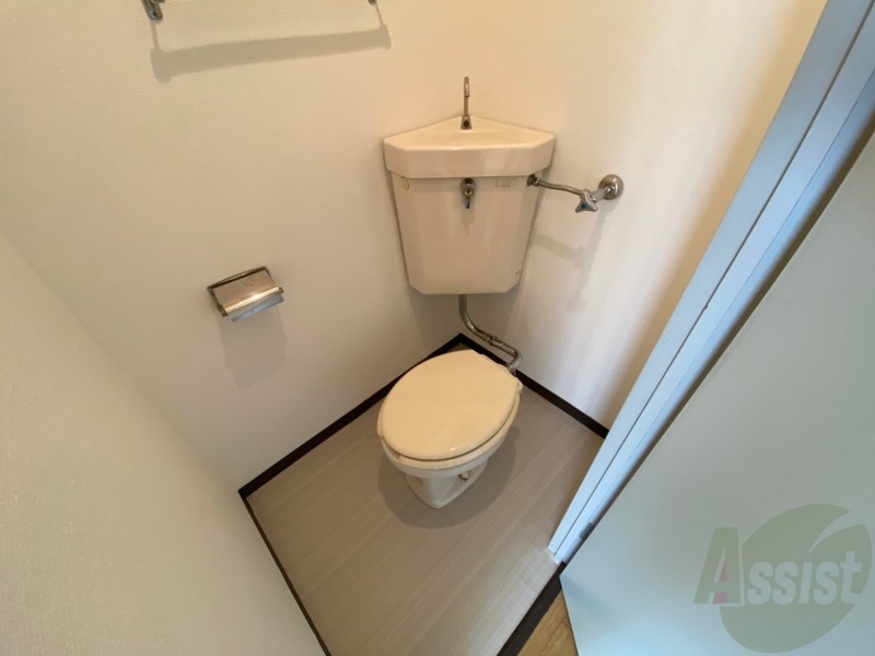 トイレ　こちらはトイレです。清潔感があり、安心して使用できます。