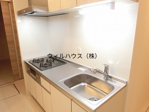 キッチン　３口コンロ付きシステムキッチン！