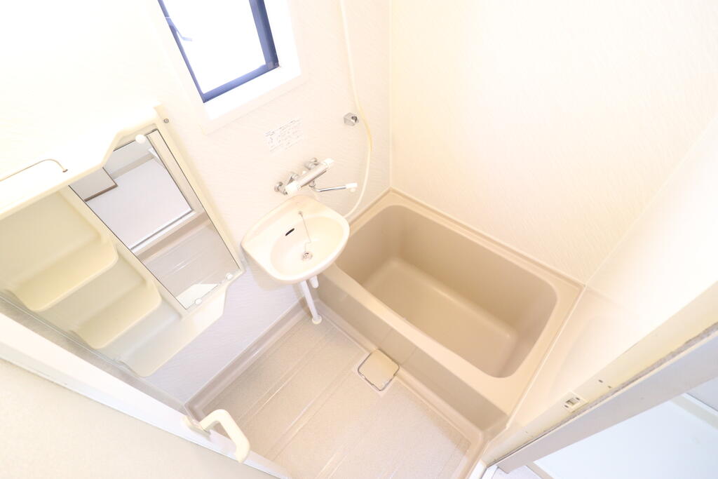 バス・シャワールーム　バスルーム