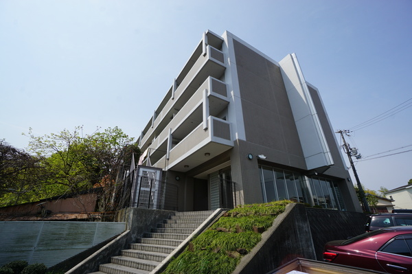 建物外観　オンライン内覧実施中