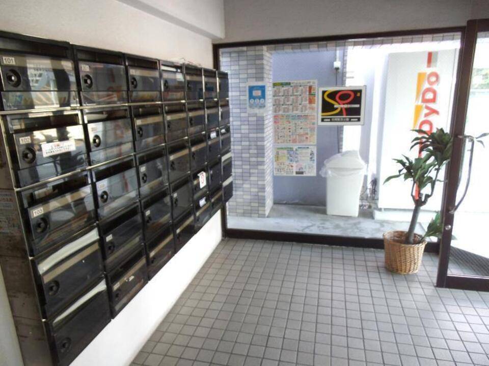 エントランス　メールBOX