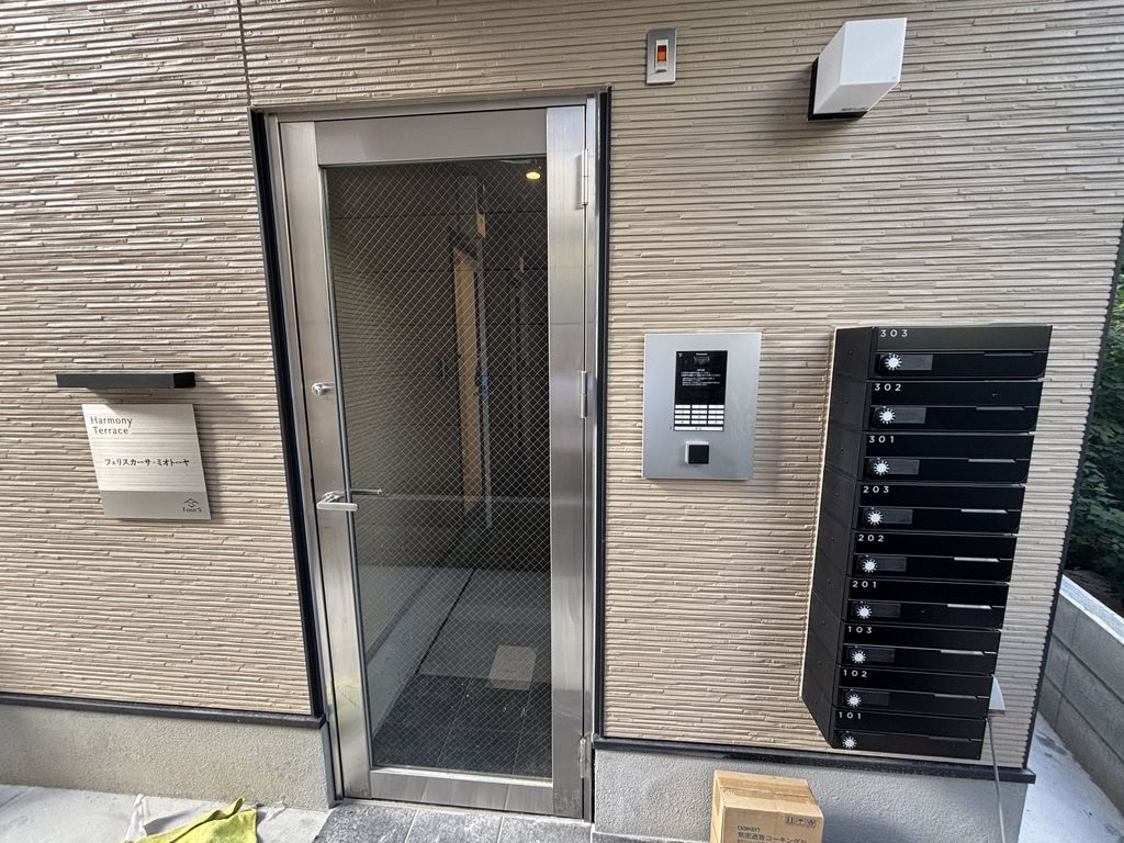 エントランス　エントランス