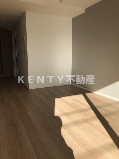 その他部屋・スペース　広くて明るい寝室