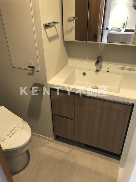 洗面設備　脱衣スペースもあります