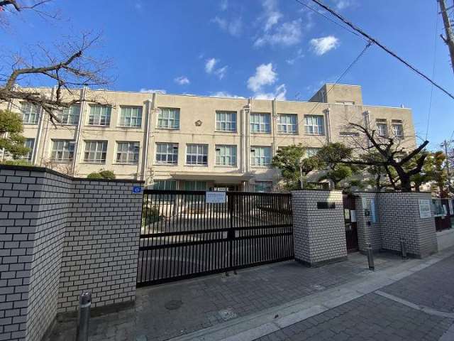 小学校　中浜小学校（小学校）まで1297m