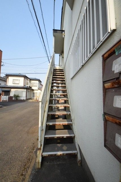 エントランス　2回数への階段